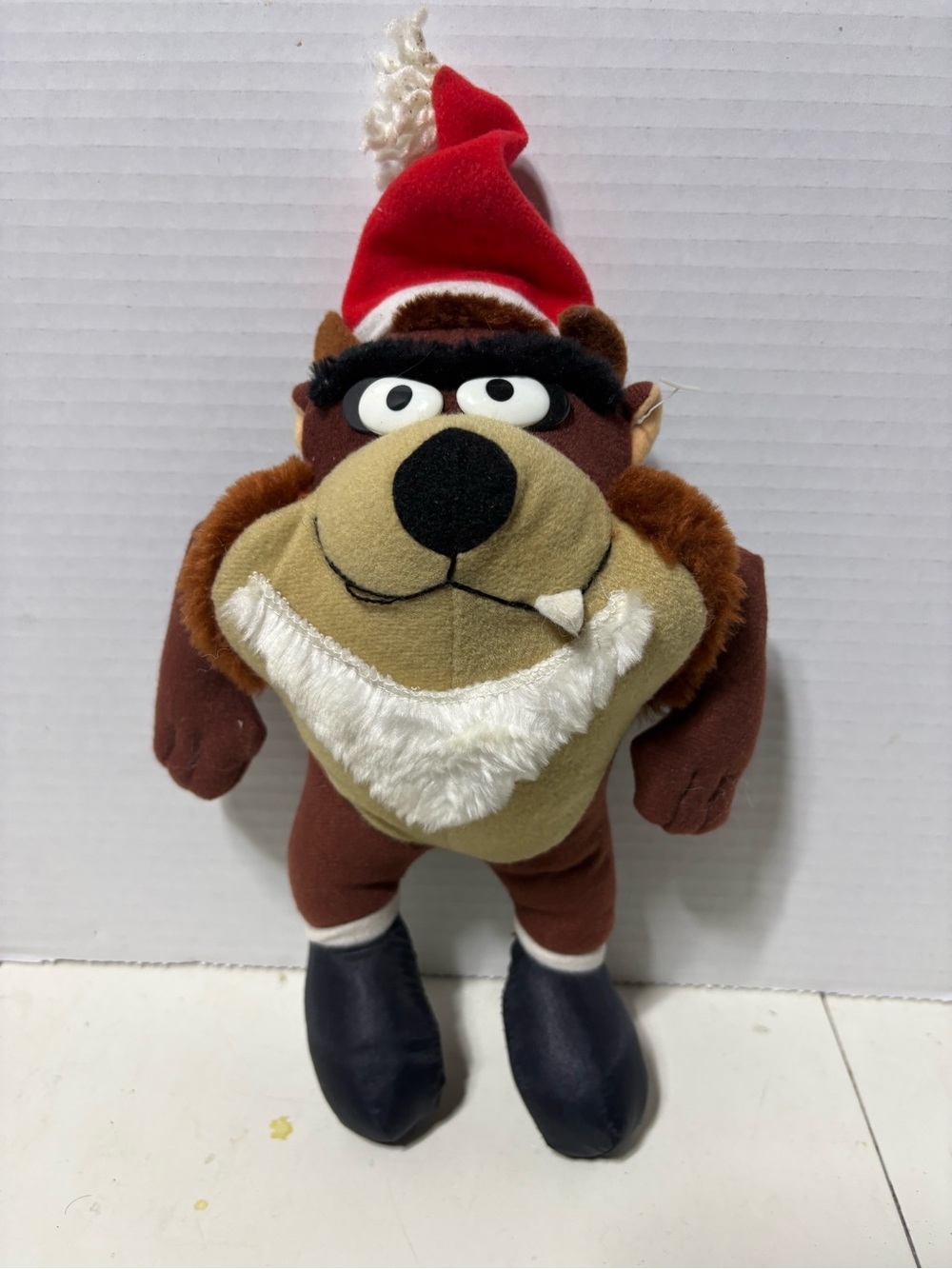 Taz Looney Tunes Plush with Santa Hat. 1992 McDonalds.